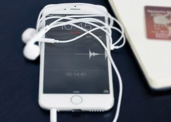 Apple apologizes for Siri Conversations