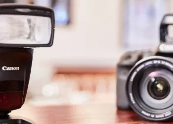 Detachable Camera Flashes